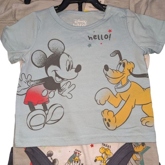 NEW Mickey & Friends Baby Infant 5-Piece Layette Set Shower Gift Pluto 6M - Picture 5 of 9